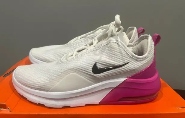 Nike Women’s  Free white and pink Metcon 5 size 8