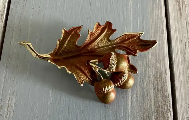 Amazing Vintage Leaf & Acorn Brooch Gold Tone Matte Green Brown & Copper Enamels