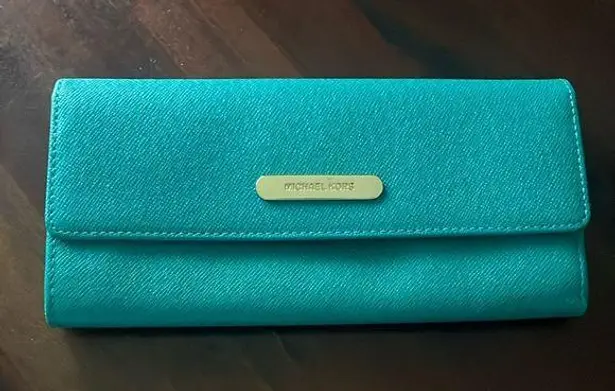 Michael Kors  Wallet multi card holder zip change compartment gold hardware