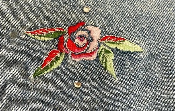 Bill Blass  Vintage Jean Jacket Embellished Ribbon Embroidery Y2K Girlie Roses Sm