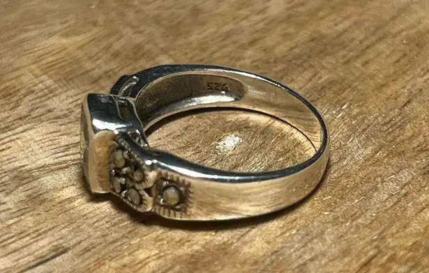 Sterling Silver Vintage Marcasite & White Topaz Dainty 925 Ring