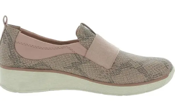 Baretraps Women’s  “Garner” Blush Faux-Snakeskin Slip-On Shoes - Sz 8M