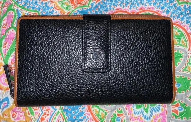 Valentina Wallet Black 31 79 Off Retail From Brooklen