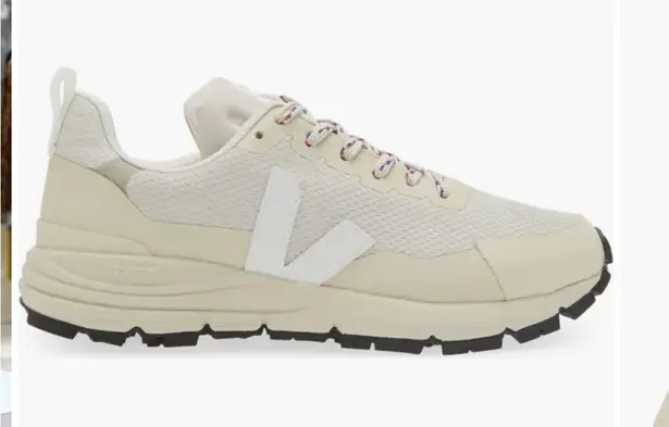 VEJA Women’s Dekkan Alveomesh Sneaker