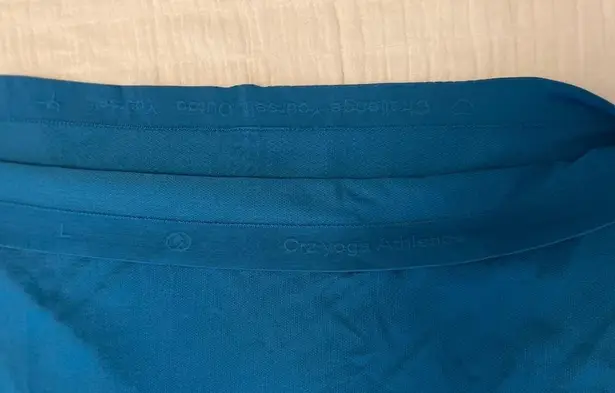 CRZ Yoga Speedy Seamless Short Sleeves Slim Fit Top in Super-Sonic Blue Size L