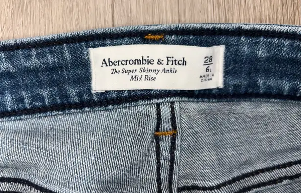 Abercrombie & Fitch Women’s Super Skinny Ankle Mid Rise Raw Hem Jeans 28/6L