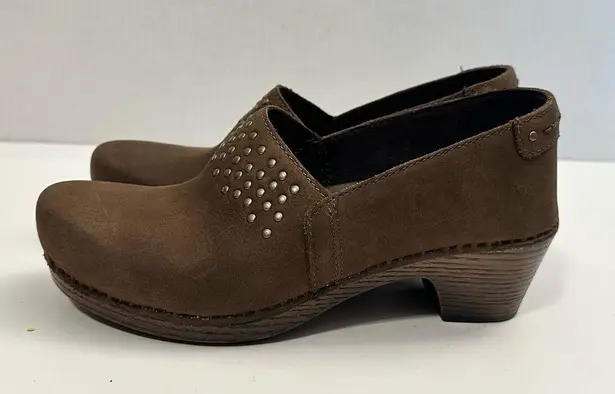 Dansko Women’s Mavis Milled Nubuck Studded Slip On Clog Size EU 37 - US 6.5/7.0