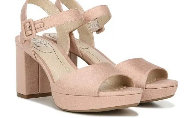 Life Stride Blush Pumps