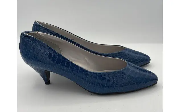 Impo Women’s Size 5 1/2 Cerulean Blue Crocodile Kitten Heels