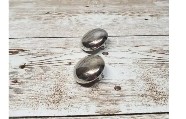 Vintage Clip On Earrings