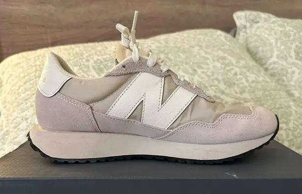 New Balance  237 Shoes - White/Beige - Size 7.5