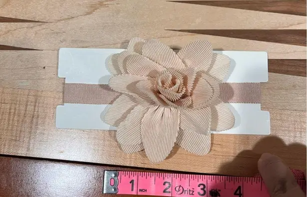 Cream beige coquette cottagecore flower choker unique textured necklace