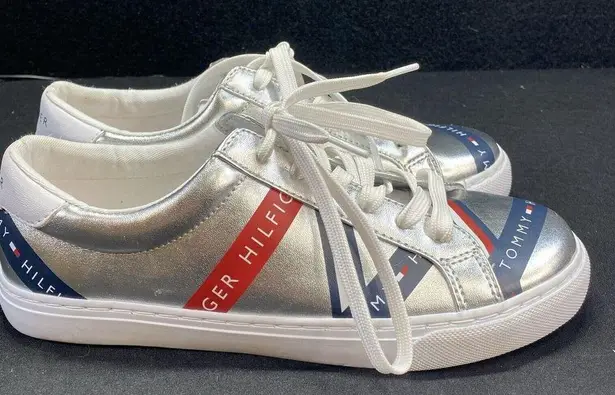 Tommy Hilfiger Tommy Hillfiger Twlacen Low-Top Sneakers Size 7M Silver, White, Logo