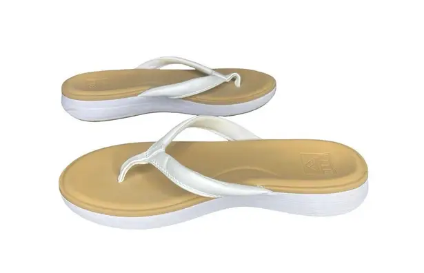 REEF Women's Size 9 Cushion Cloud White Tan Flip Flops Sandals Slip-Ons