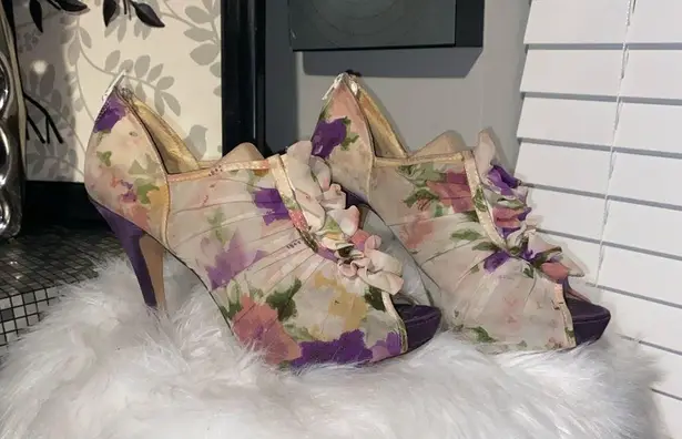 Jacqueline Ferrar Floral Peep-Toe Heels