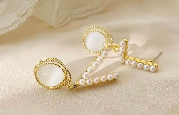 Women's Pearl Letter Cat‘s Eye Stone Dangle Drop Earrings Gold