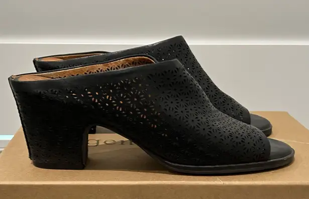 Gentle Souls by Kenneth Cole Leather Mules