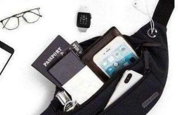 Maxtop NWOT unisex crossbody fanny style pack in coral.