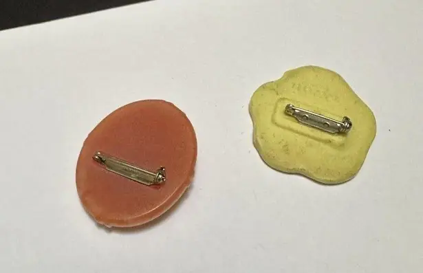 Lot Of 2 Signed Avon Flower Floral Brooch Pins