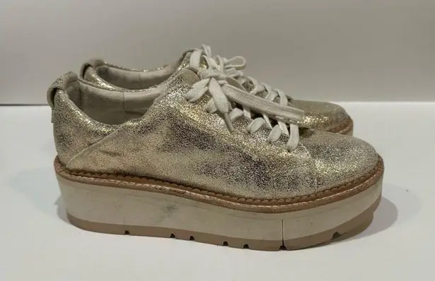 Dolce Vita Toyah Platform Sneakers in Light Gold Metallic Suede Size 7.0