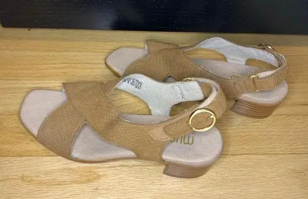 Munro Jenny Sandal in Medium Tan Lizard Nubuck - Size 6