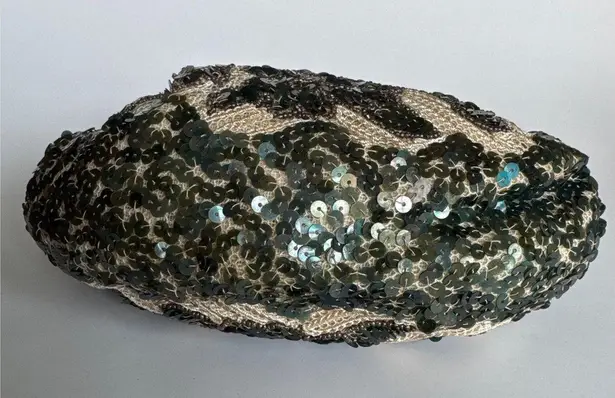 Vtg flapper style Made In Belgium crocheted sequin beaded kiss clasp formal bag Green