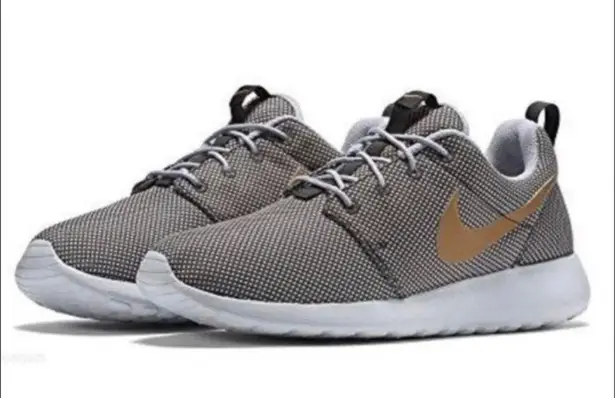 Nike GUC  grey/gold Roshe One  ~ size 8.5