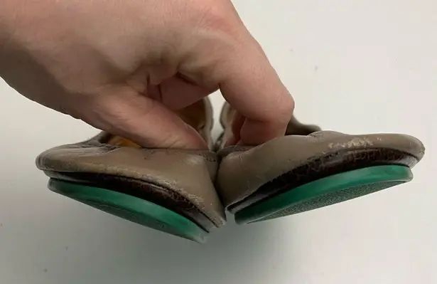 Tieks Ballet Flats Leather Non Skid Comfort Travel Packable Foldable Taupe