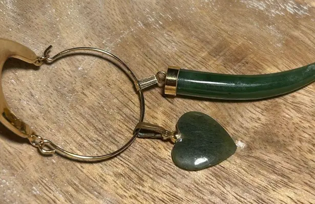 Vintage Gold Tone Choker Green Jade Horn & Heart Pendant Necklace