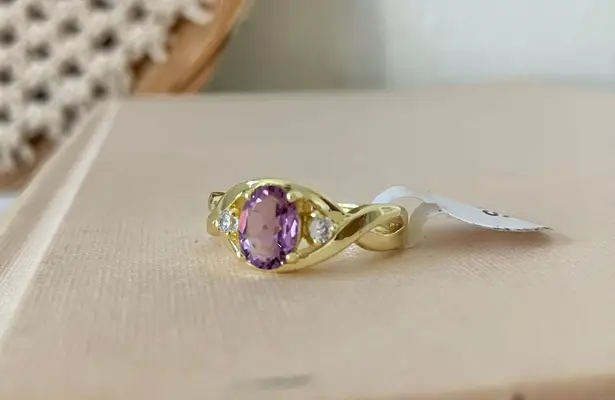 Boutique NWT Gold Amethyst Oval Cut Ring “Brigitta” Light Purple Promise Engagement Jewelry