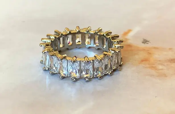 Baguett Cut CZ Infiniti Band White