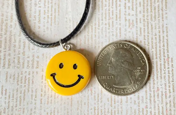 Handmade Kawaii y2k retro funky hippie style smiley simple necklace☀️🌈💕