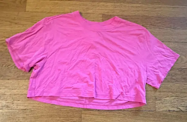 Lululemon Cropped Tee