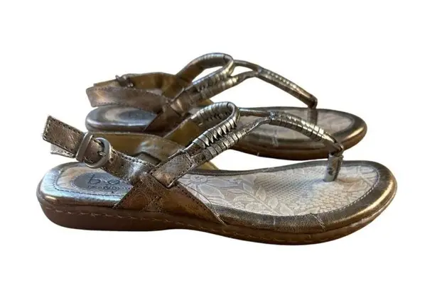 B.O.C Size 6.5 Metallic Gold Thong Casual Sandals With Buckle Closure