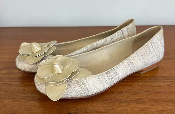 Taryn Rose Beige Fabric Flower Rose Toe Ballet Flat, 8