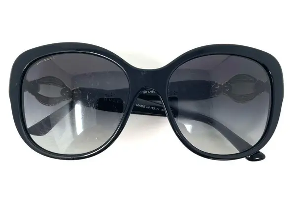 Only BVLGARI sunglasses, made in Italy
Selling as replacement frames 