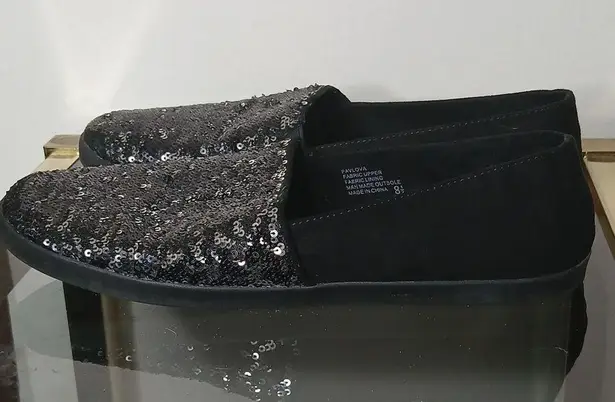 Yellow Box black sequined slip on flats size 8.5