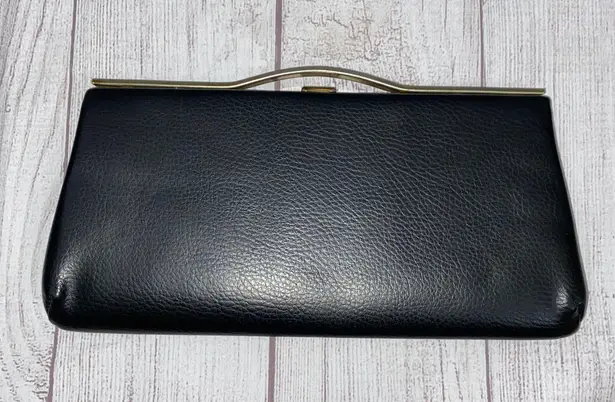 Vintage clasp clutch w/small metal carry handle black & gold