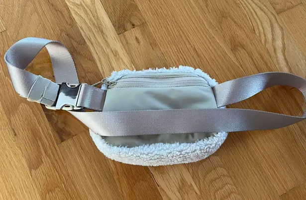 Lululemon Everywhere Fleece Belt Bag