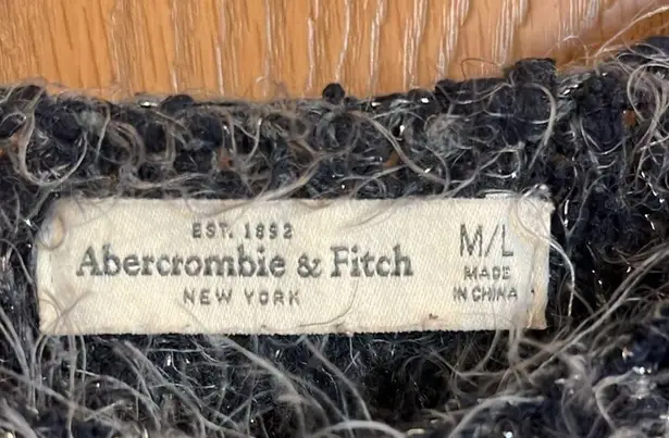 Abercrombie & Fitch  Oversized V-Neck Blueish/Gray Metallic Knit Sweater M/L - Image 3