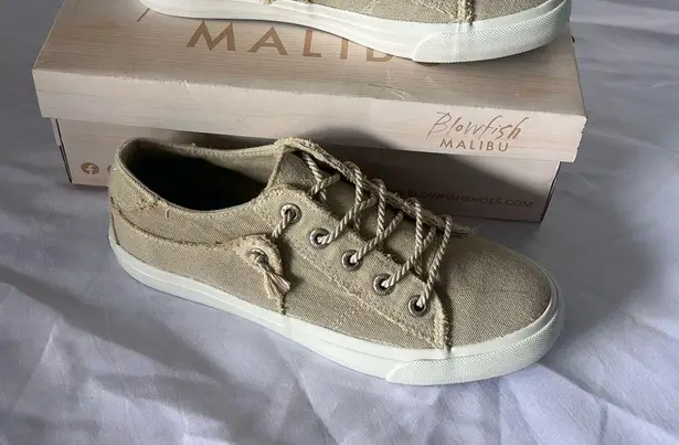 Blowfish Malibu Women's Martina Sand Dollar Slip On Sneakers 9 Tan