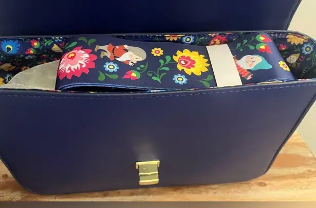 Lounge Fly Disney Snow White and the Seven Dwarves Folk Character Crossbody Bag