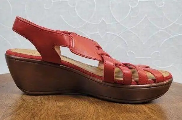 Bare Traps Womens Dayna Sandals 7.5 Red Woven Leather Slingback Platform Wedge