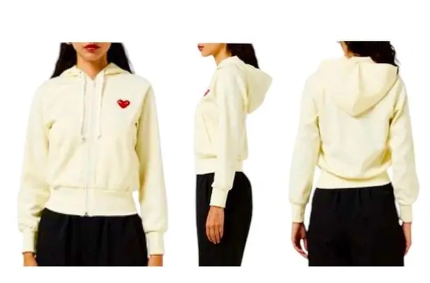 Comme des Garçons NEW Play Women’s
Heart Hoodie size M Ivory