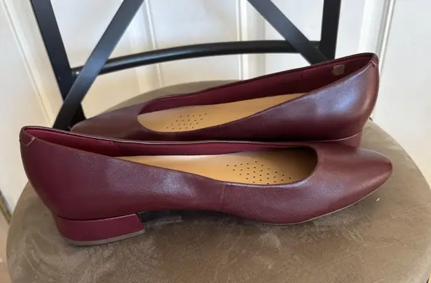 Easy Spirit NWOT 9 Maroon Flats