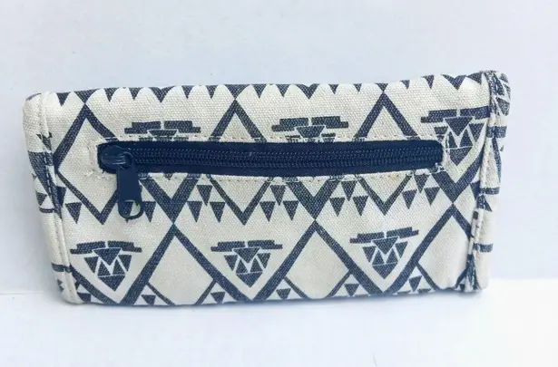 KAVU Big Spender Tri Fold Wallet-Pyramid Stacks Pattern-Geometric-Canvas-Minimal