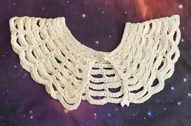 Vintage Womens Neck Choker Collar White Crochet Crocheted Faux Pearl Button