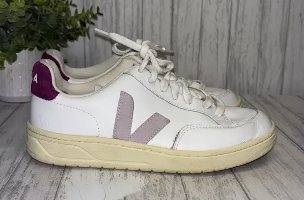 VEJA Womens Size 37 US 6 Magenta White Sneakers