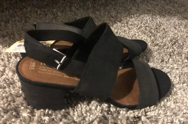 Toms size 9.5 Chunky Heels