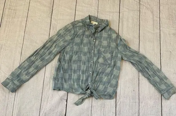 Be cool size large blue plaid long sleeve tie front button shirt